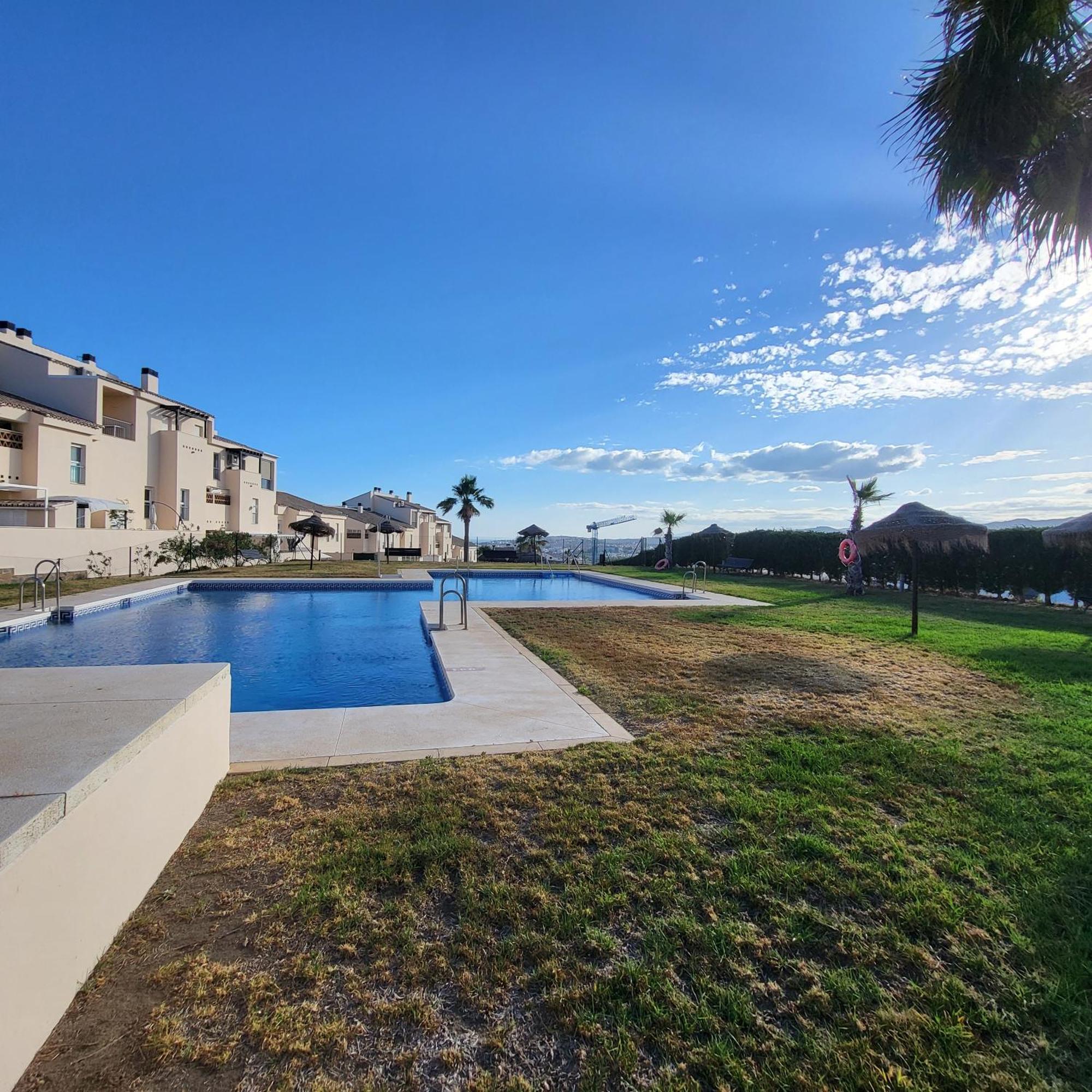 Golf En Baviera Con Vistas Al Mar Apartamento Caleta De Velez Exterior foto