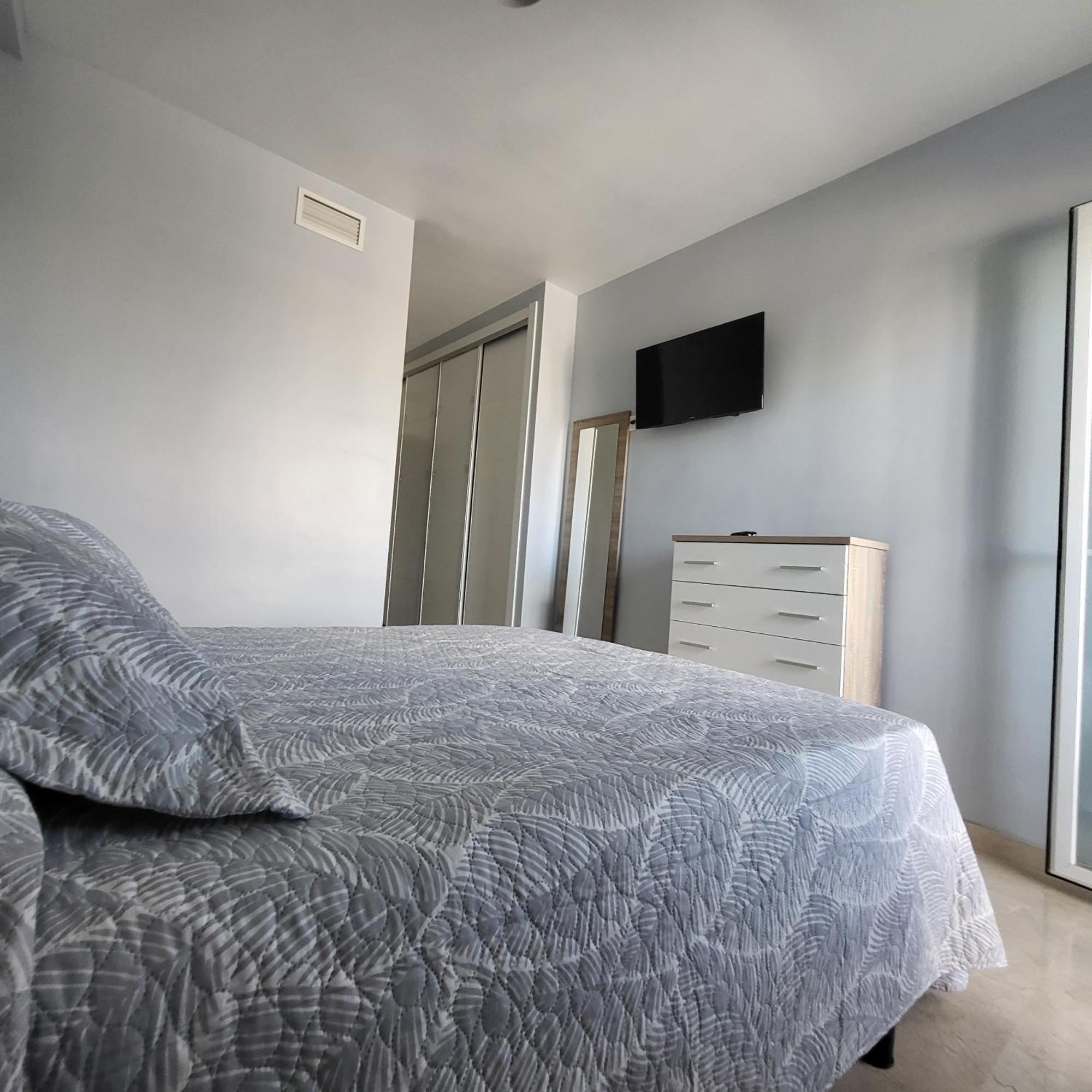 Golf En Baviera Con Vistas Al Mar Apartamento Caleta De Velez Exterior foto