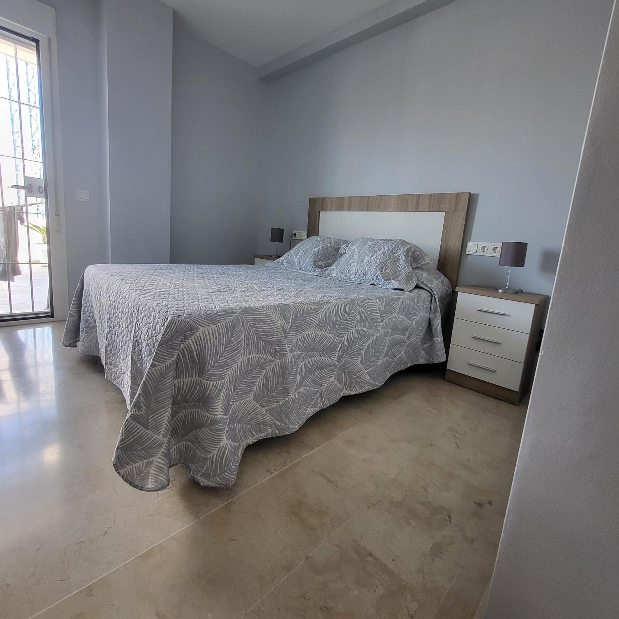 Golf En Baviera Con Vistas Al Mar Apartamento Caleta De Velez Exterior foto
